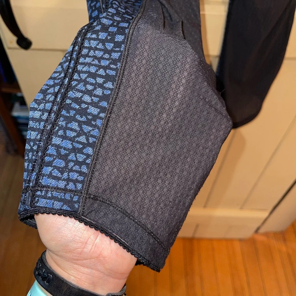 Lululemon, size 4/6, Dark blue and black geometric design, crop leggings. - Picture 3 of 3